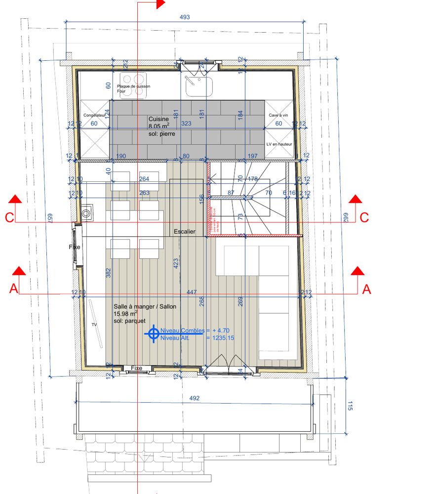Plan des combles : cuisine le long du pignon, salle à manger et salon, escalier, balcon.