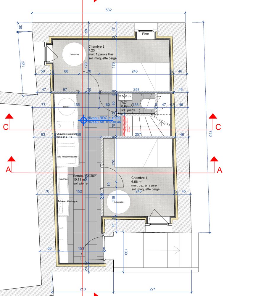 Plan du rez-de-chaussée : entrée et couloir, chambres 1 et 2, WC, chaudière à granulés et silo.